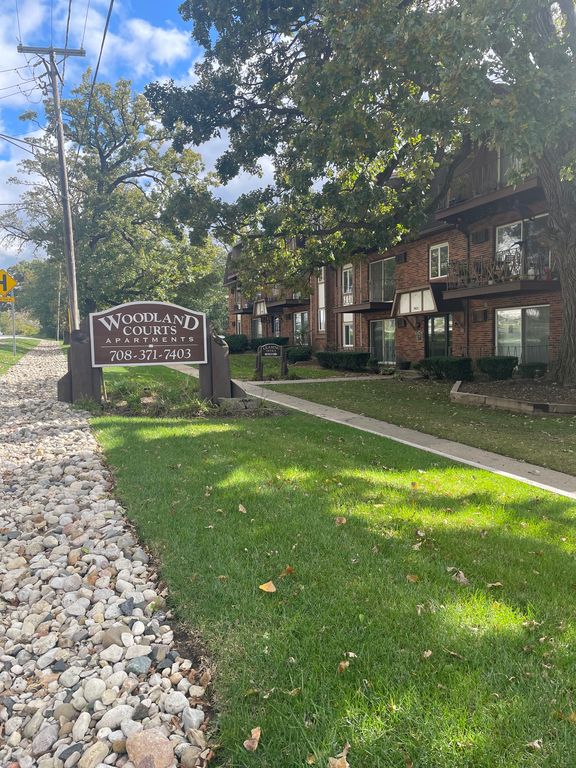 Discover your new home at Woodland Courts. Alsip, IL Trulia