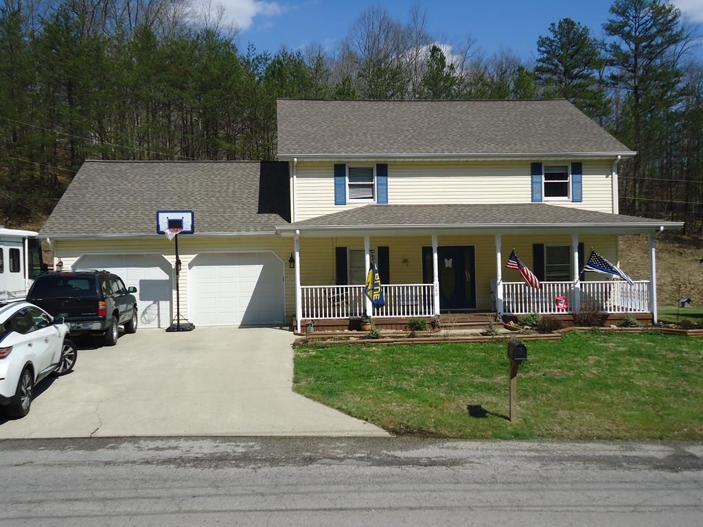 260 Hidden Valley Rd, Paintsville, KY 3 Bed, 3 Bath SingleFamily