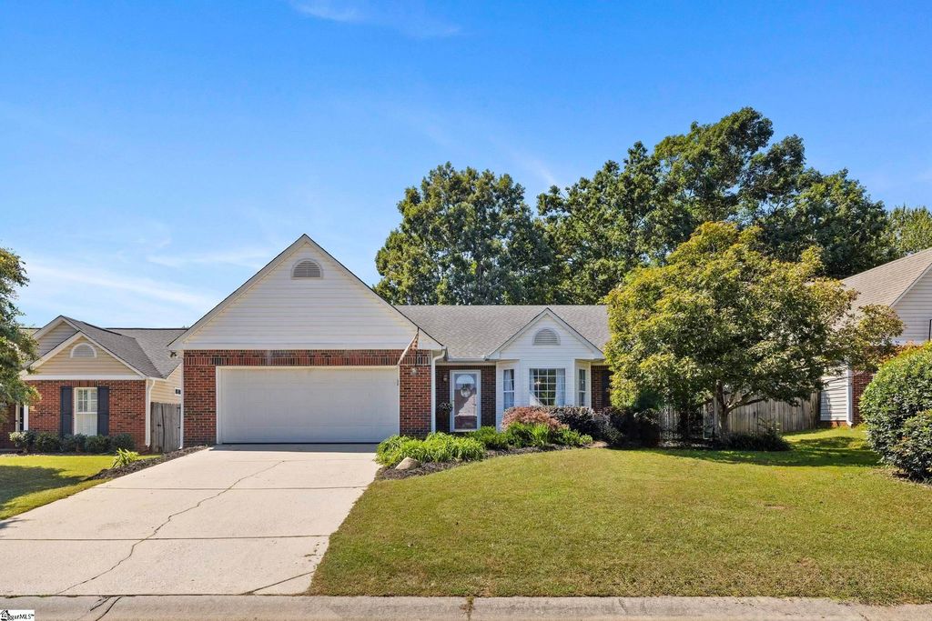 9 Hazelnut Ct, Taylors, SC 29687