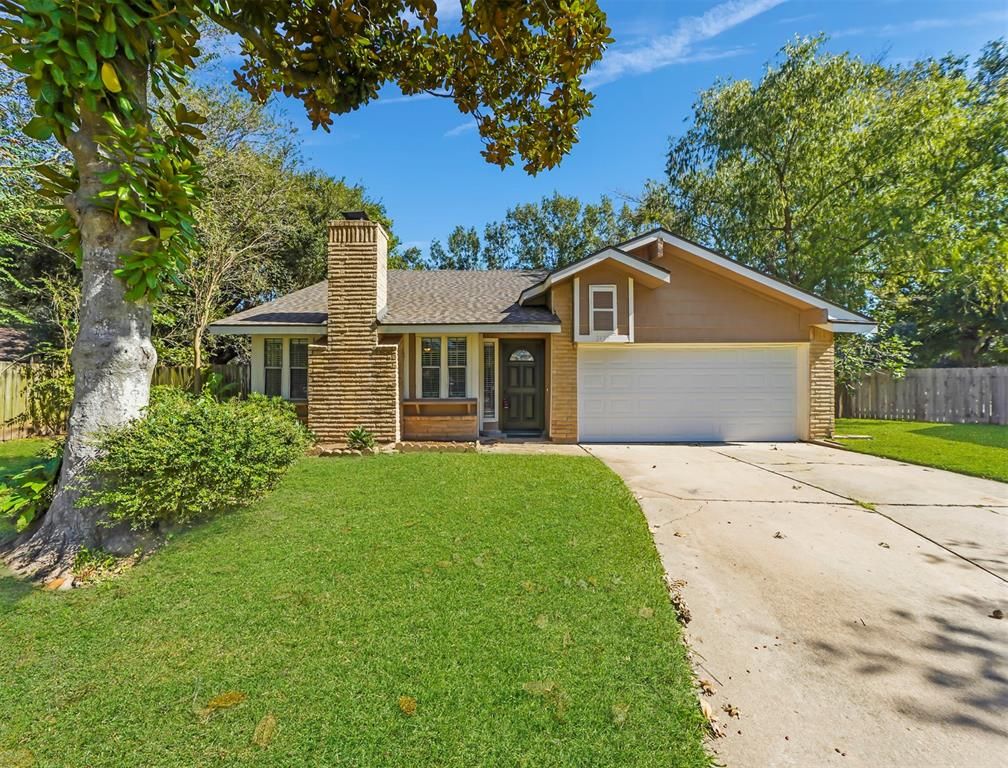 3423 Big Horn Ct, Sugar Land, TX 77478
