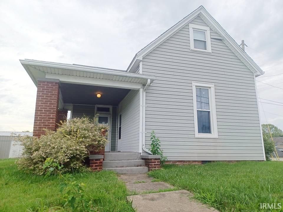 307 W  Lake St, Boonville, IN 47601