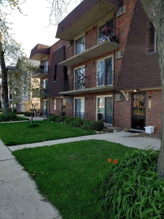 10616 S Central Ave #2S, Chicago Ridge, IL 60415
