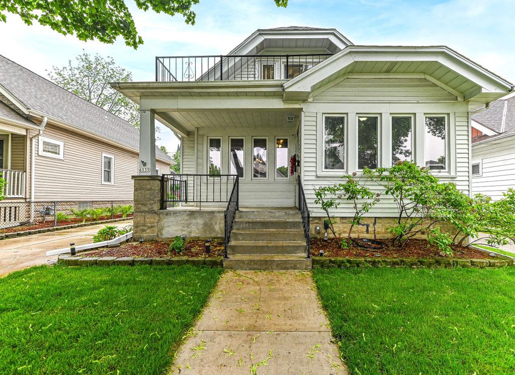 6535 Vista AVENUE, Wauwatosa, WI 53213