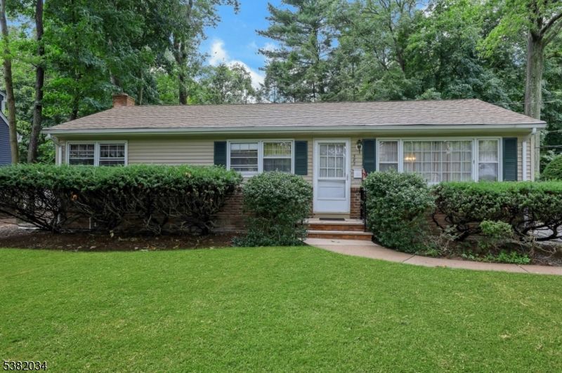 382 S Pleasant Ave, Ridgewood, NJ 07450