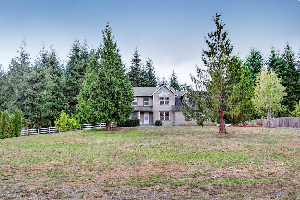 7212 274th St E, Graham, WA 98338