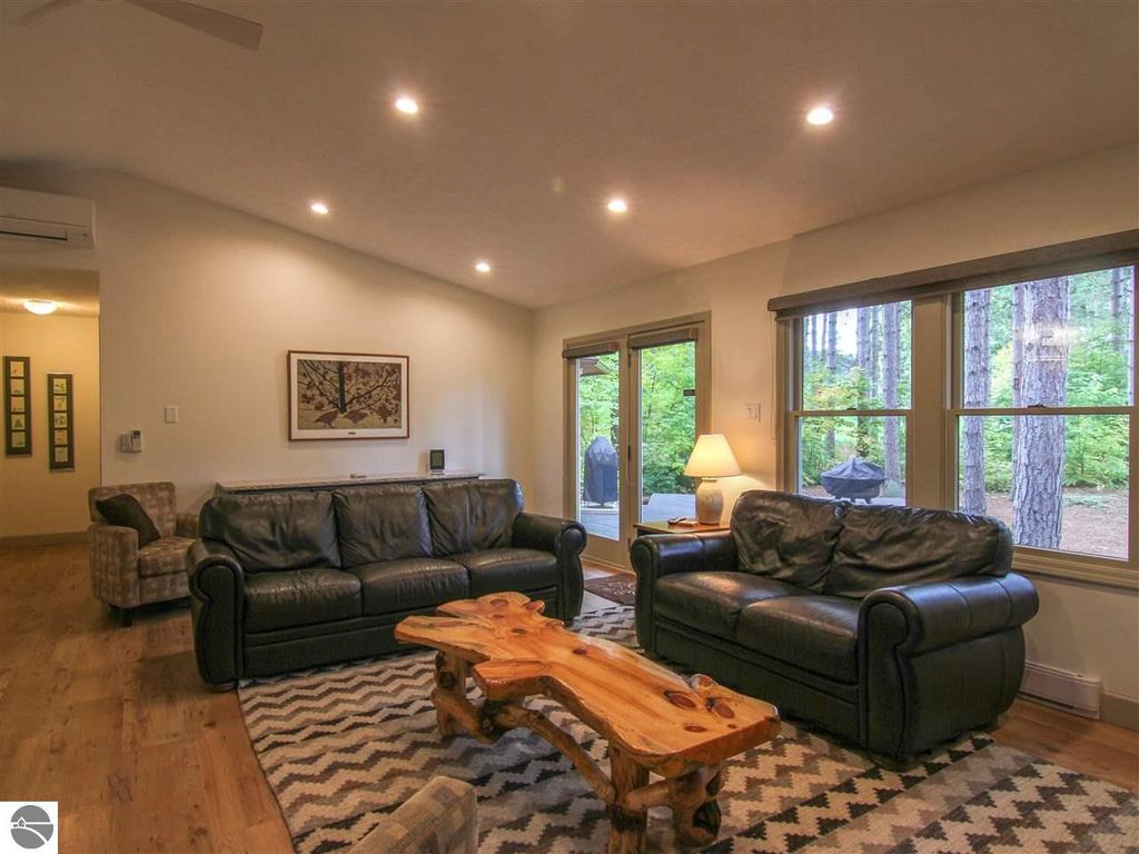 12276 Crystal Mountain Dr, Thompsonville, MI - 4 Bed, 2 Bath Single