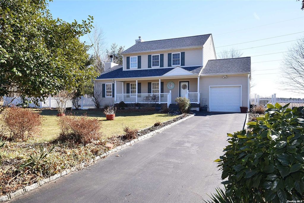 9 Sunwood Drive, Calverton, NY 11933 Trulia