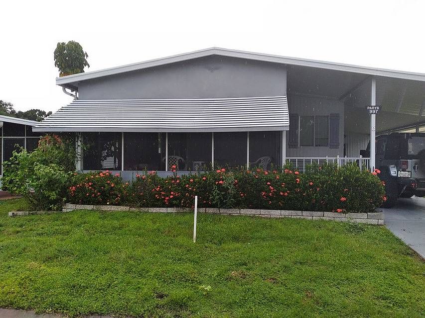7000 20th St #997, Vero Beach, FL 32966