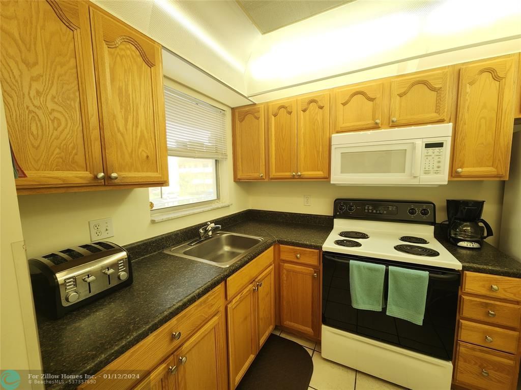 8880 Sunrise Lakes Blvd 212, Sunrise, FL 33322 MLS F10416174 Trulia