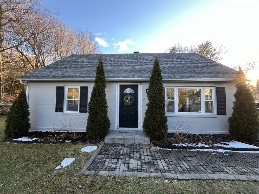 37 Tyson Rd, Worcester, MA 01606