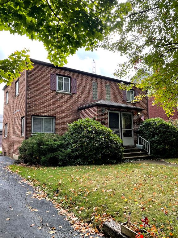 228 Bellflower Ave NW, Canton, OH 44708