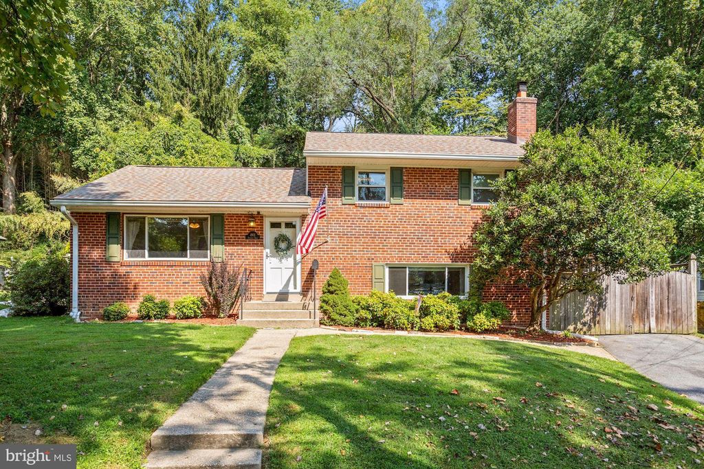 4901 Stickley Rd, Rockville, MD 20852