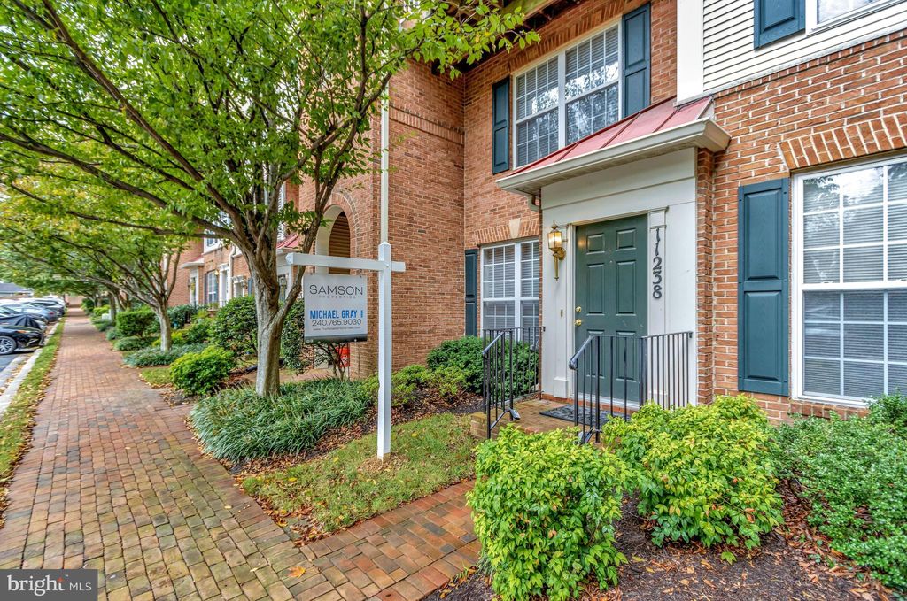 11238 Edson Park Pl #27, Rockville, MD 20852