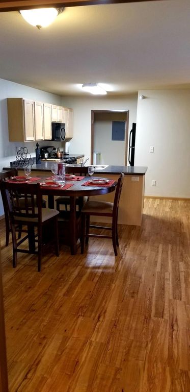 215 32nd St E, Williston, ND 58801
