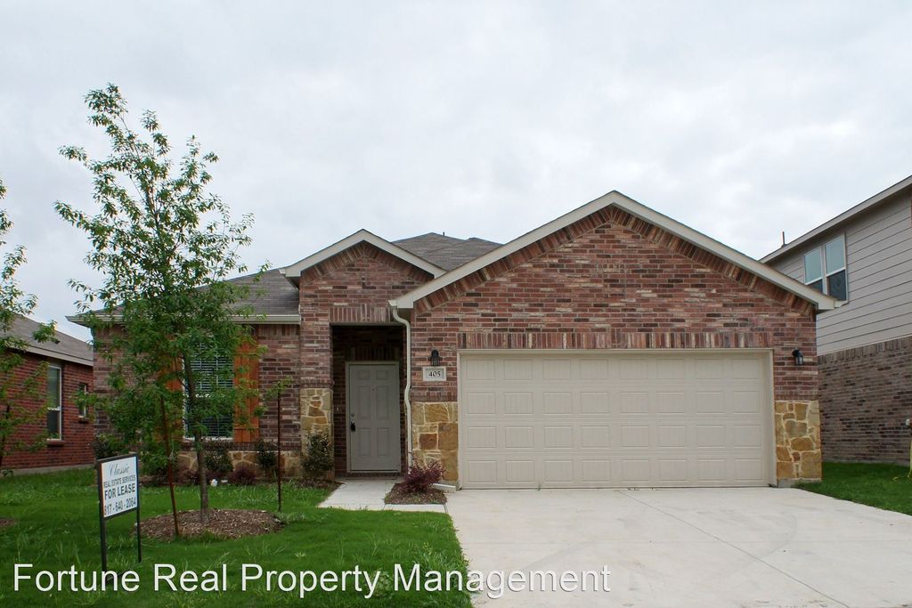 405 Magma Dr, Fort Worth, TX 76131