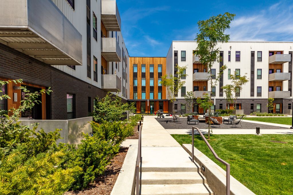 601 E Vine St, Des Moines, IA 50309