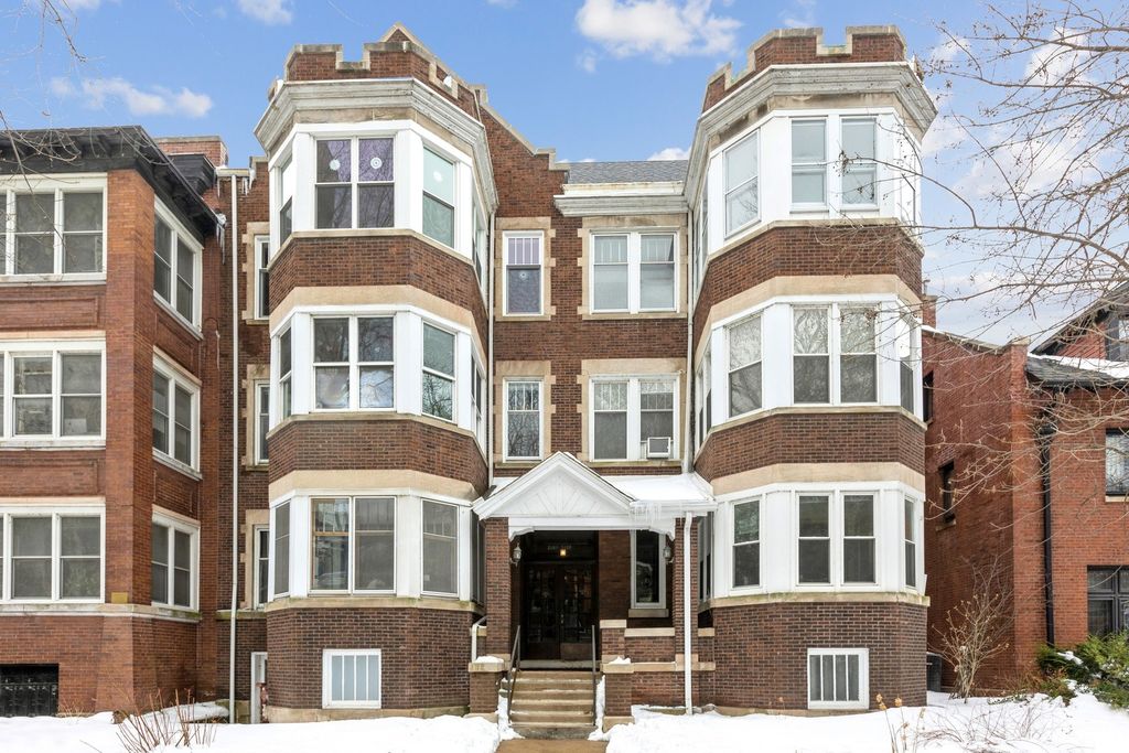 5458 S Hyde Park Blvd #3N, Chicago, IL 60615