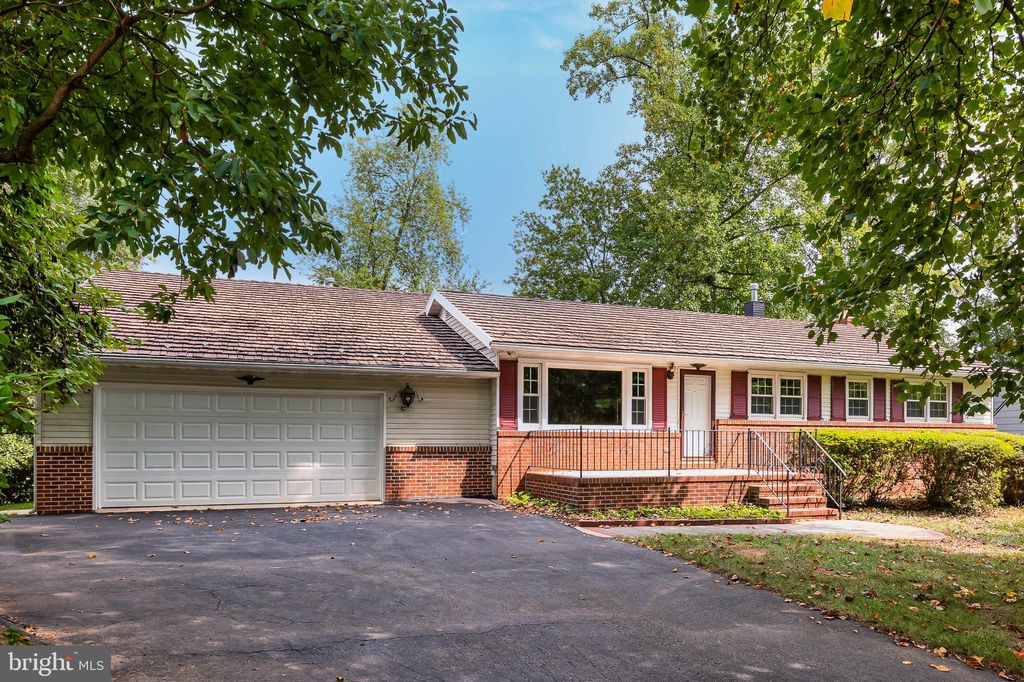 4741 Gawain Dr, Ellicott City, MD 21043