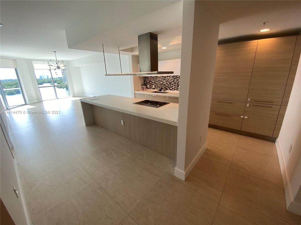17111 Biscayne Blvd #806, Aventura, FL 33160