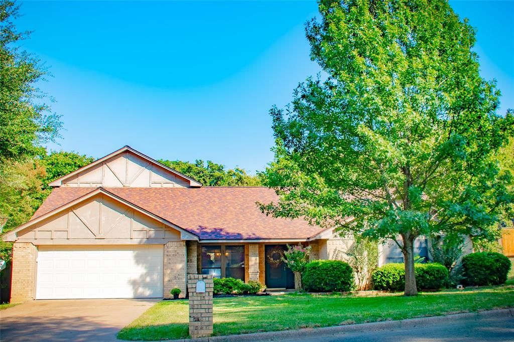 3510 Hightimber Dr, Grapevine, TX 5 Bed, 3 Bath SingleFamily Home