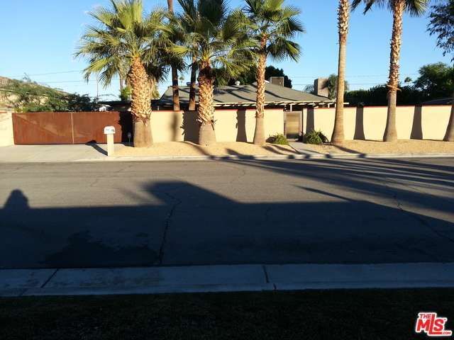 656 Desert Way, Palm Springs, CA 92264