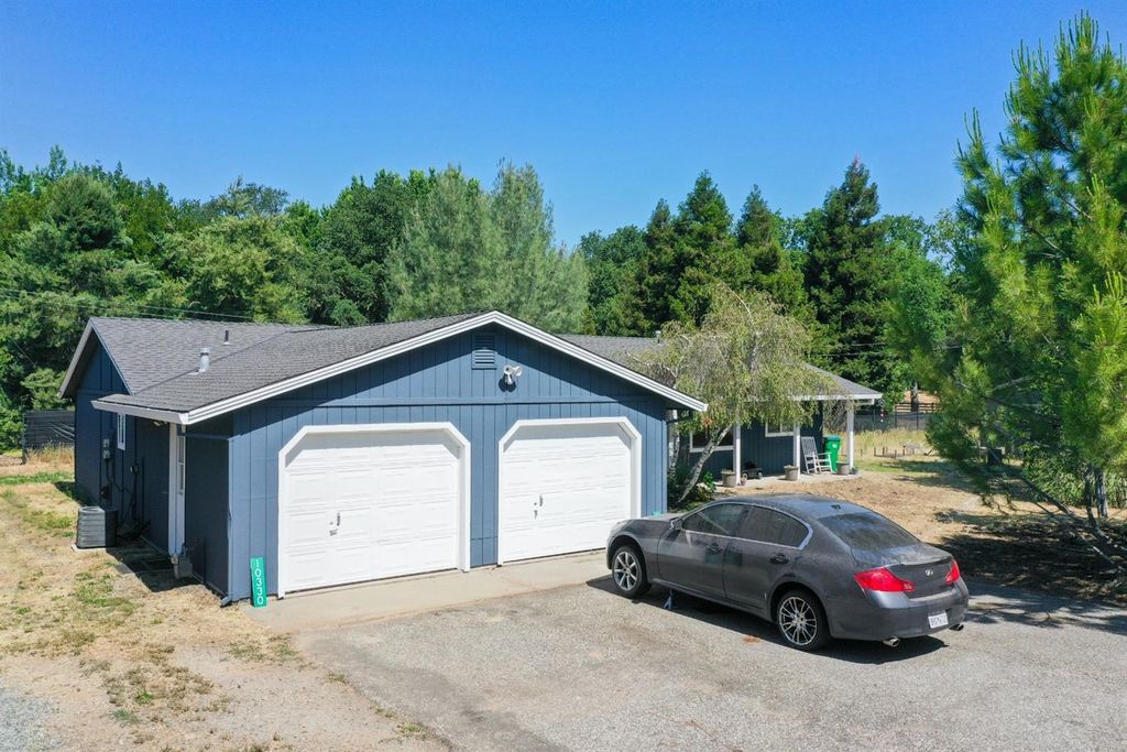 10322 Daffodil Ln, Penn Valley, CA 95946