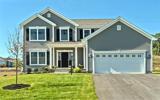 Oakhill Plan in Harmon Grove by Amedore Homes, Turn On Reilly Way To Bergen Pl Niskayuna, NY 12309