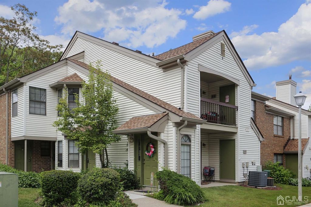 303 Sunshine Ct, Parlin, NJ 2 Bed, 1 Bath Condo 17 Photos Trulia