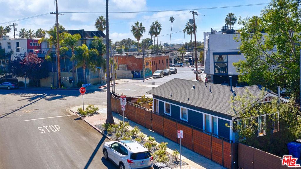 1130 Electric Ave, Venice, CA 90291