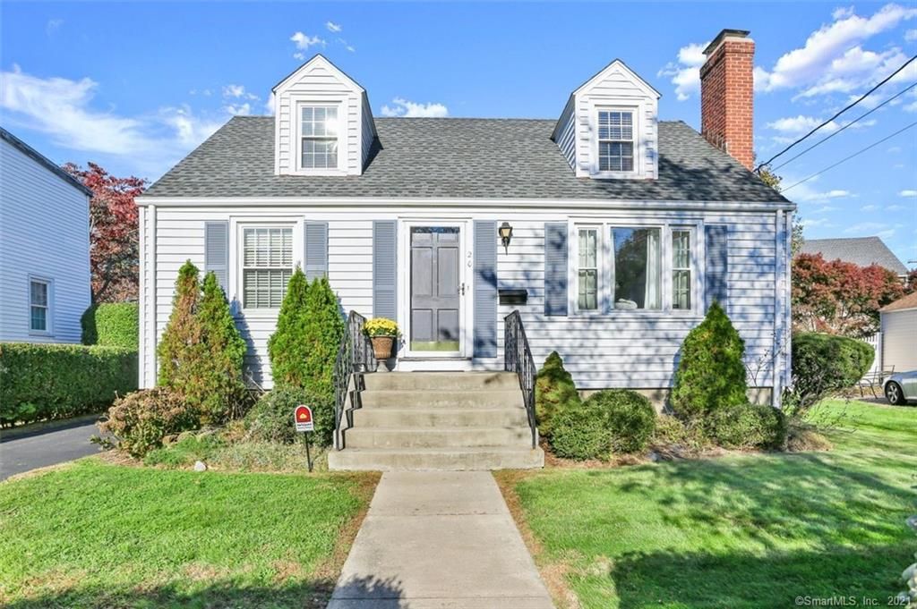 20 Howard St, Fairfield, CT 06824