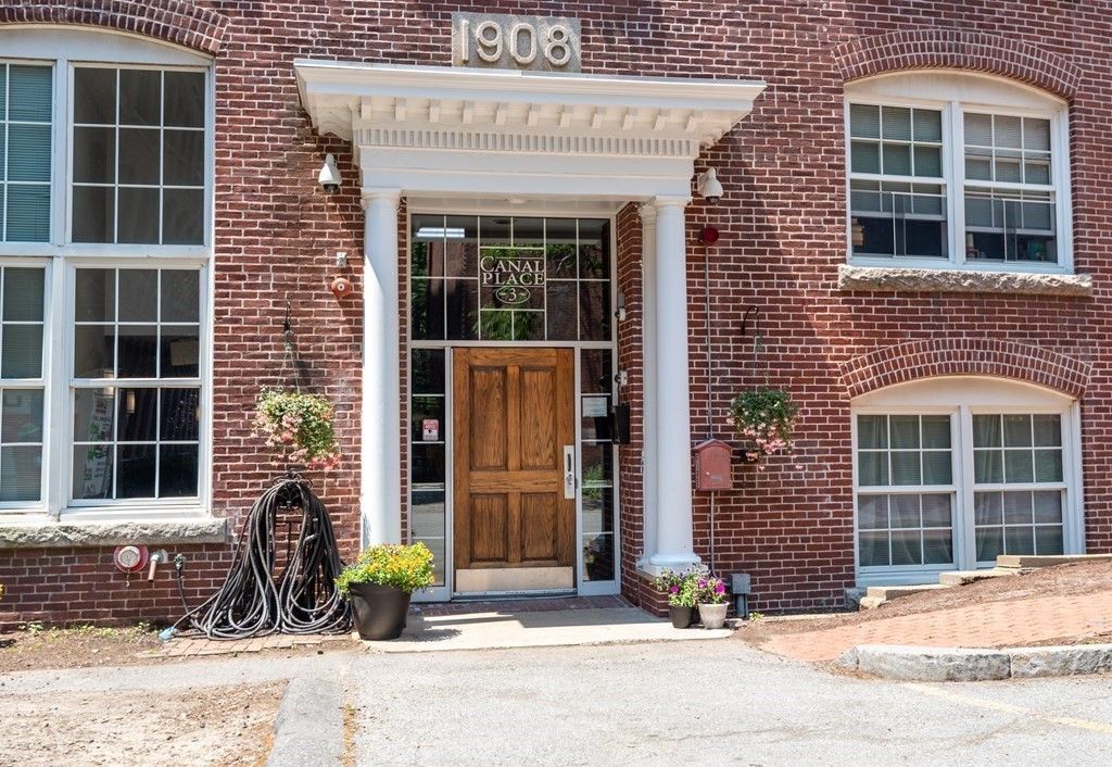 200 Market St #3008, Lowell, MA 01852