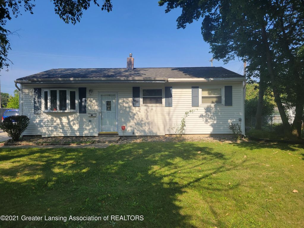 3516 Brighton Dr, Lansing, MI 48911
