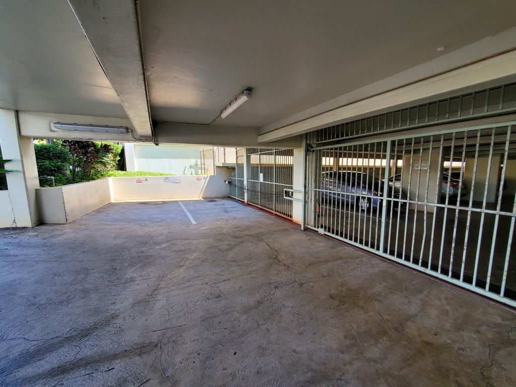 2609 Ala Wai Blvd #905, Honolulu, HI 96815