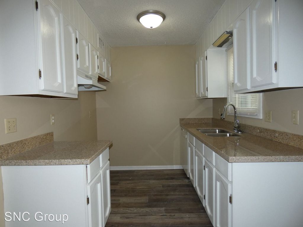 6708-6832 W Par Ln, Wichita, KS 67212