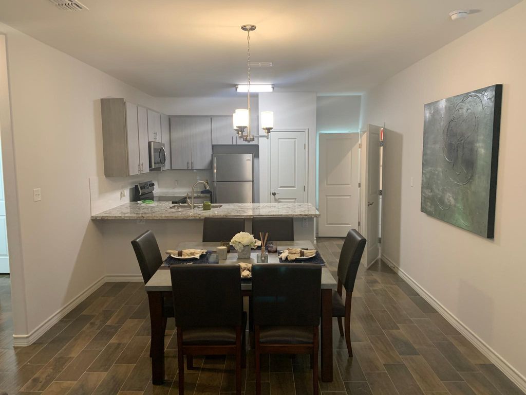 7615 Laguna Del Mar Ct #170, Laredo, TX 78041
