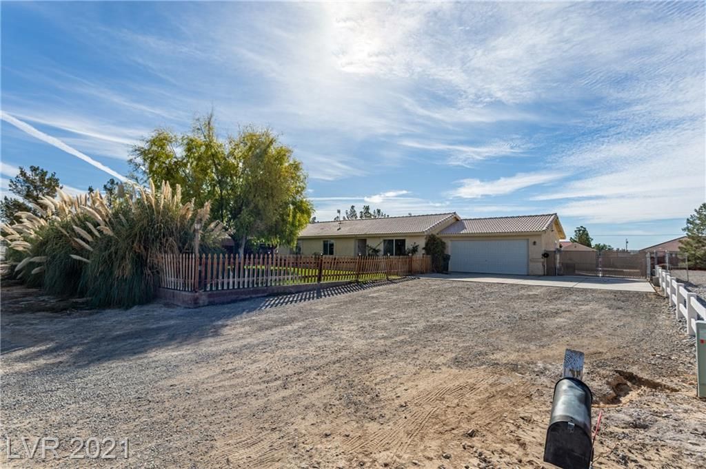 101 E Hickory St, Pahrump, NV 89048