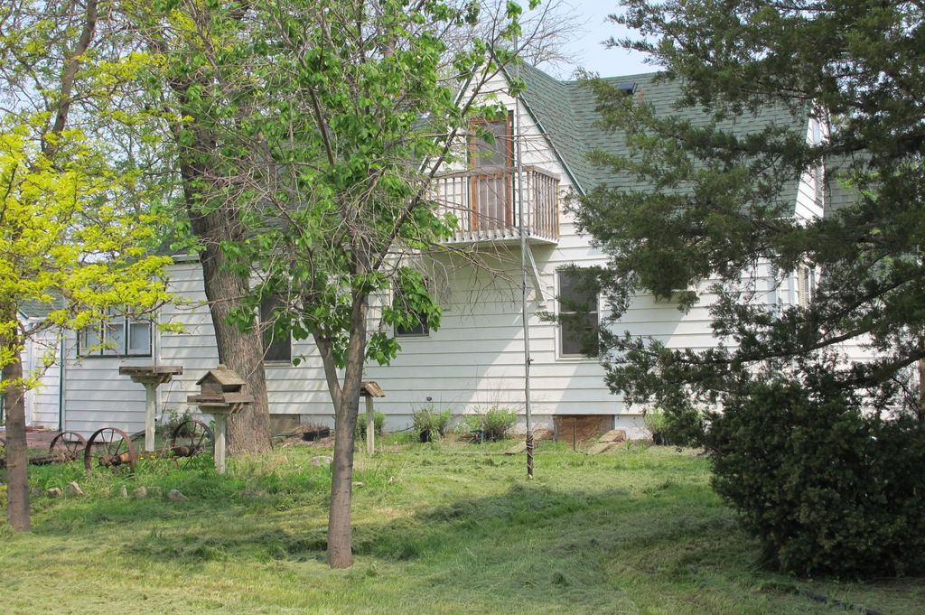 509 S Fir Ave, Presho, SD 3 Bed, 2 Bath SingleFamily Home 3 Photos