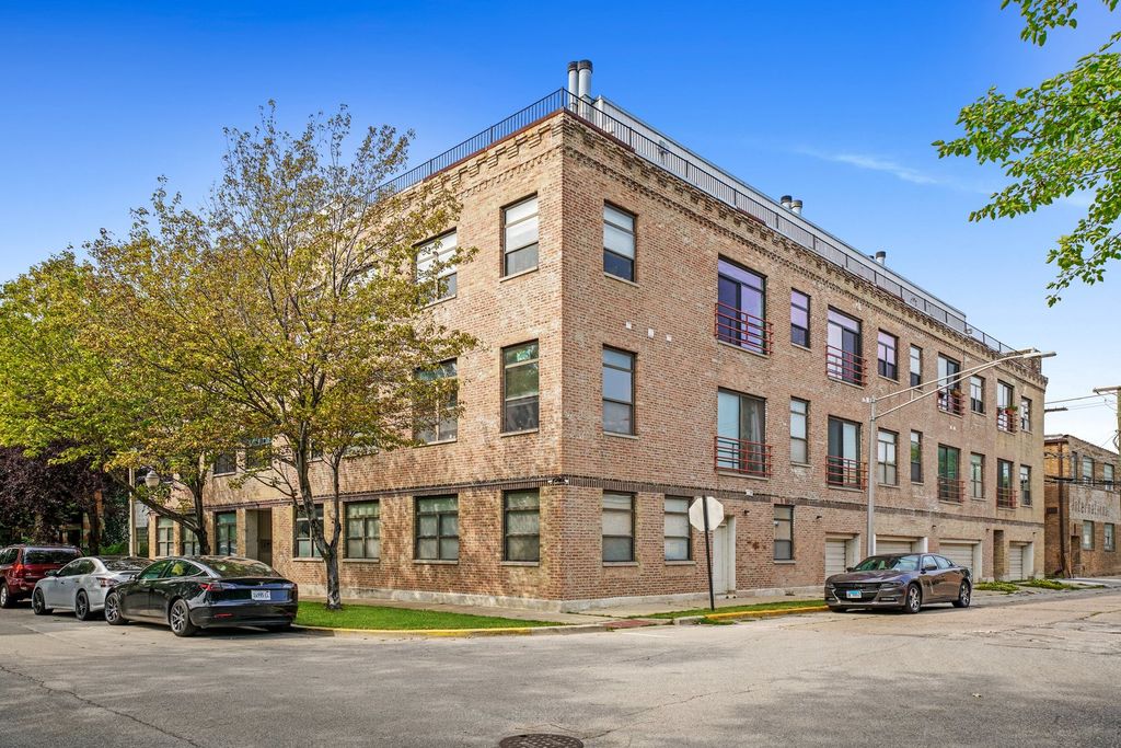 2221 N Lister Ave #3F, Chicago, IL 60614