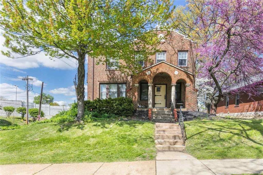 7124 Nashville Ave, Saint Louis, MO 63117