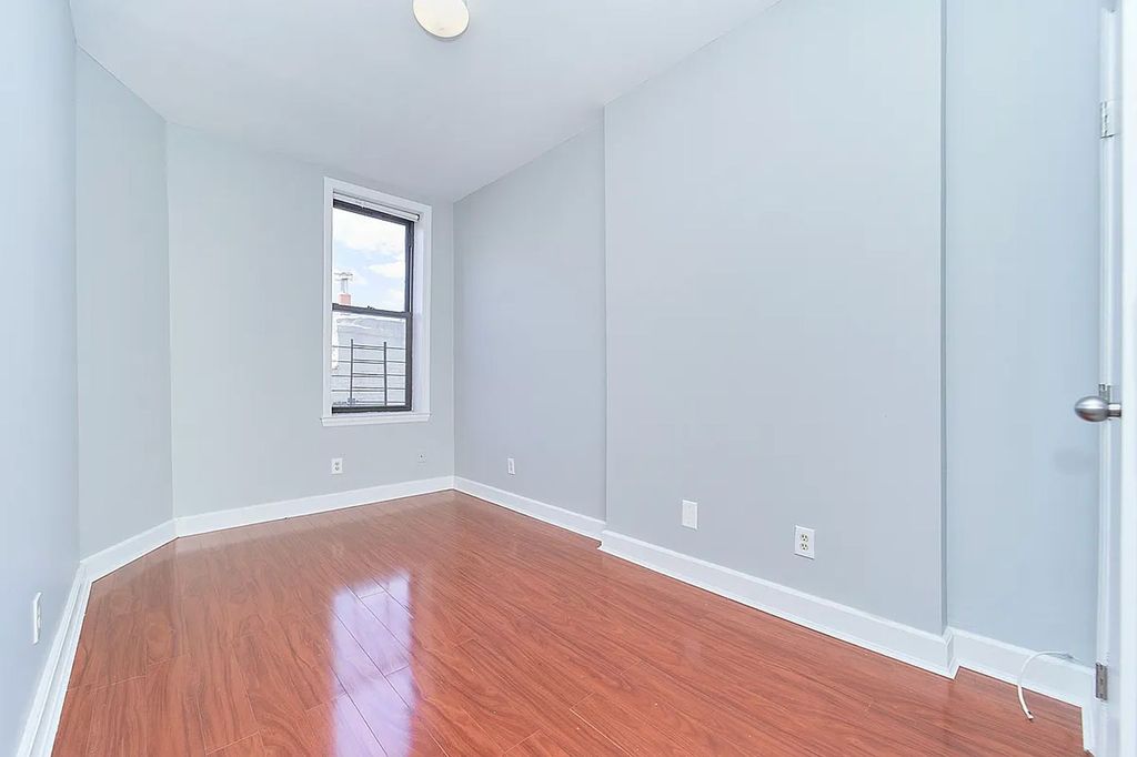 196 7th Ave #6, Brooklyn, NY 11215