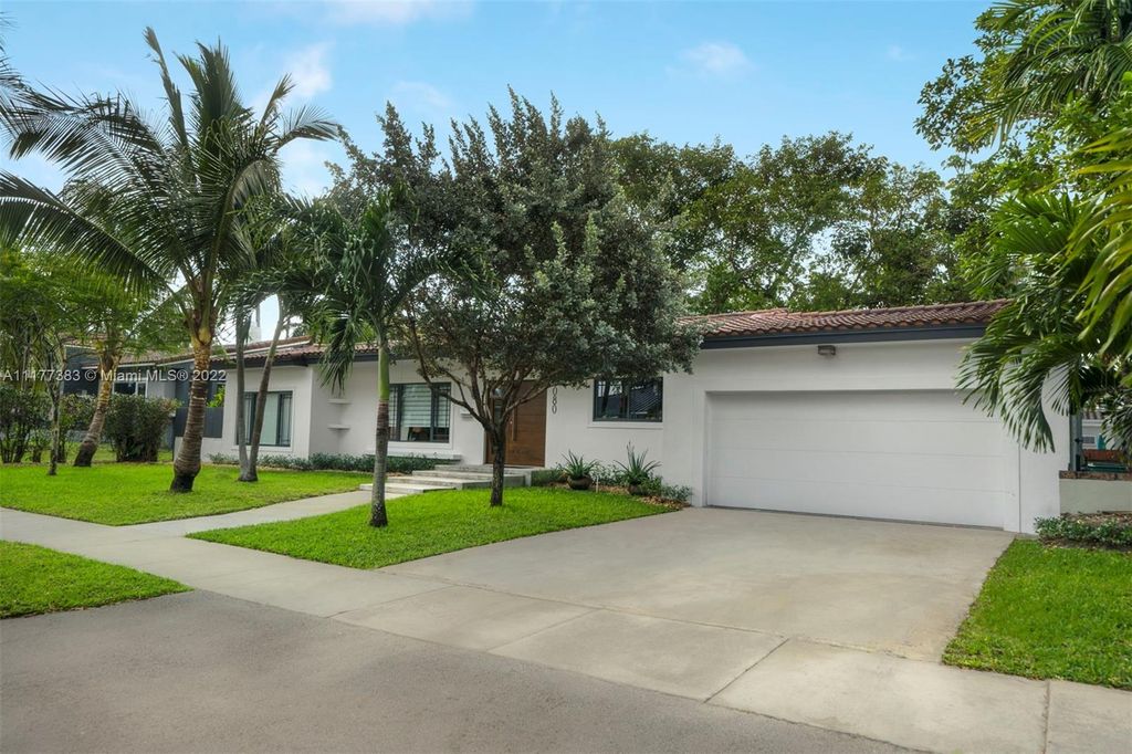 1080 NE 86th St, Miami, FL 33138