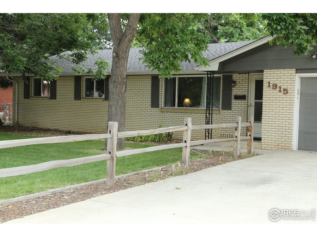 1915 Collyer St, Longmont, CO 80501