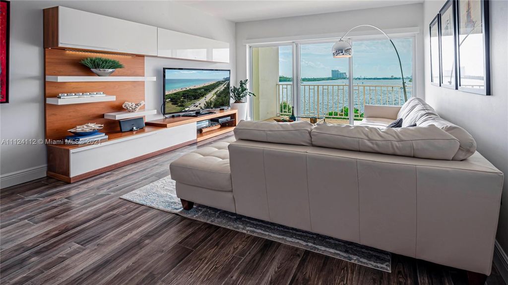 500 Bayview Dr #326, North Miami Beach, FL 33160