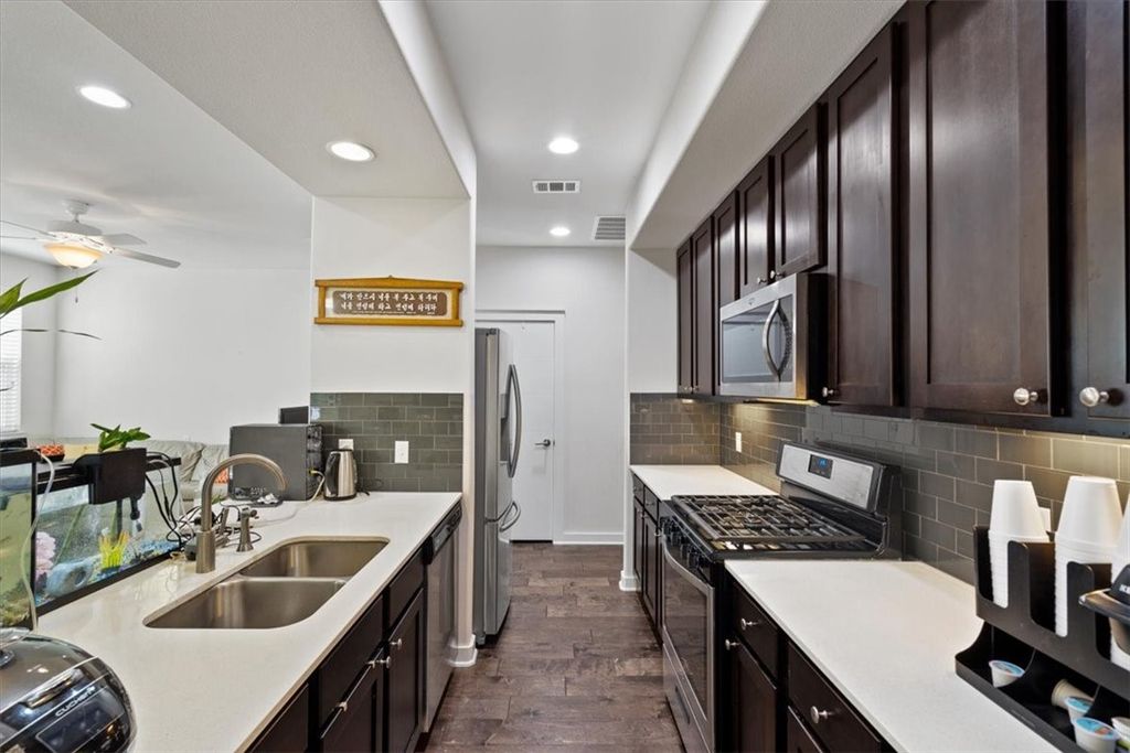 8940 Parker Ranch Cir #B, Austin, TX 78748