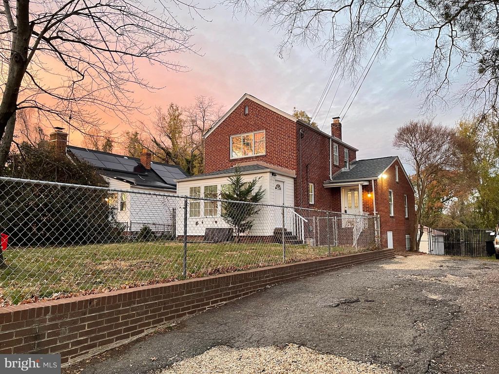 6432 Old Landover Rd, Hyattsville, MD 20785