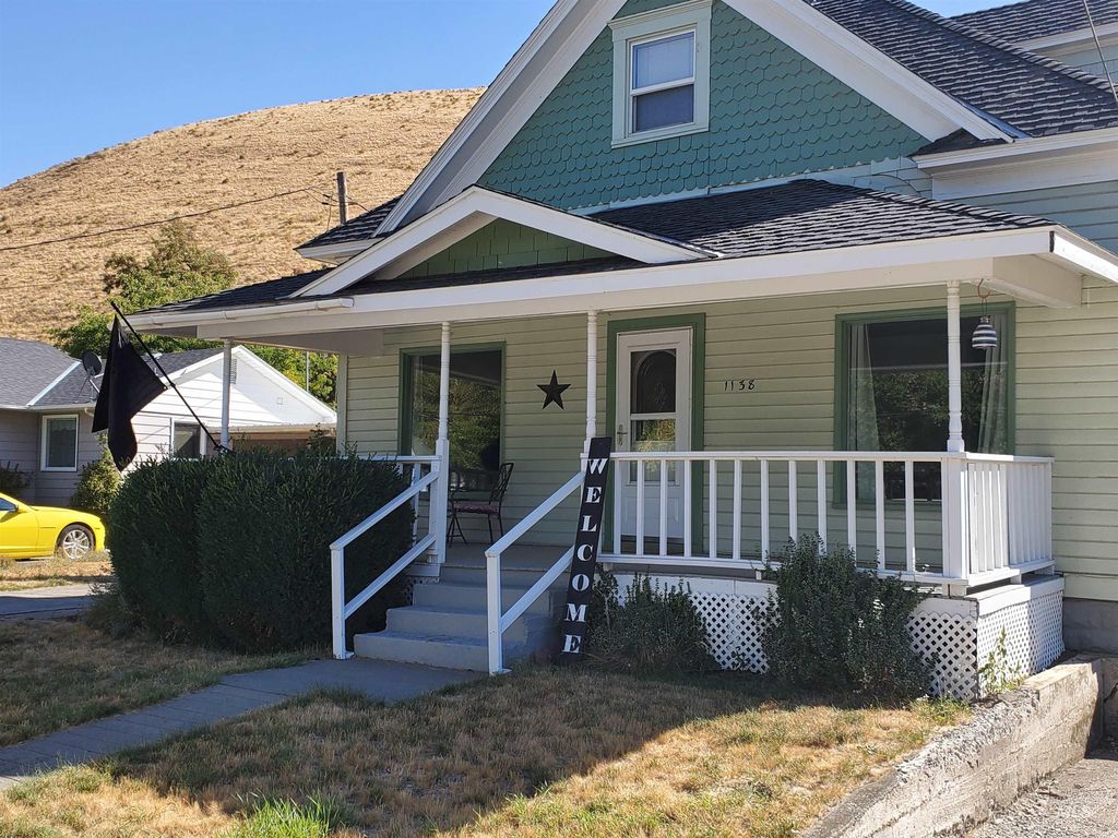 1138 Arlington St, Pomeroy, WA 99347