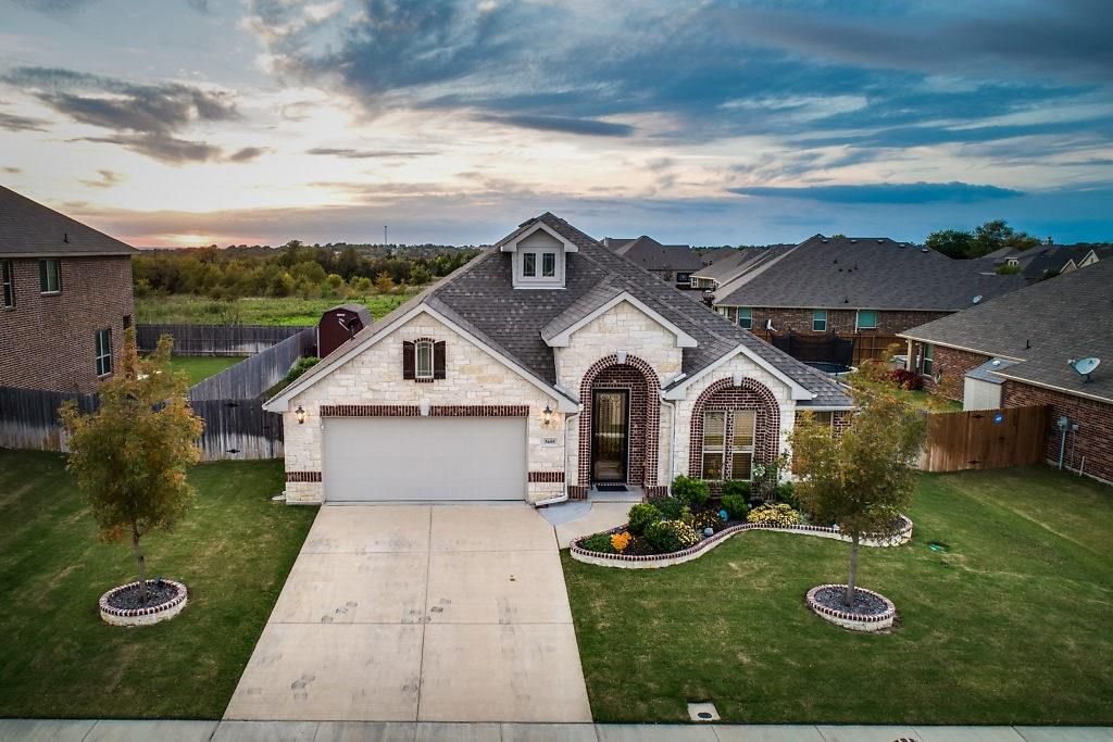 5605 Park View Dr, Midlothian, TX 4 Bed, 2 Bath SingleFamily Home