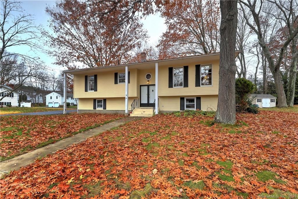 79 Ramsey Ave, Naugatuck, CT 06770