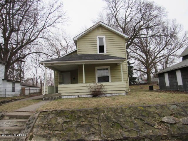 205 Goguac St W, Battle Creek, MI 49015