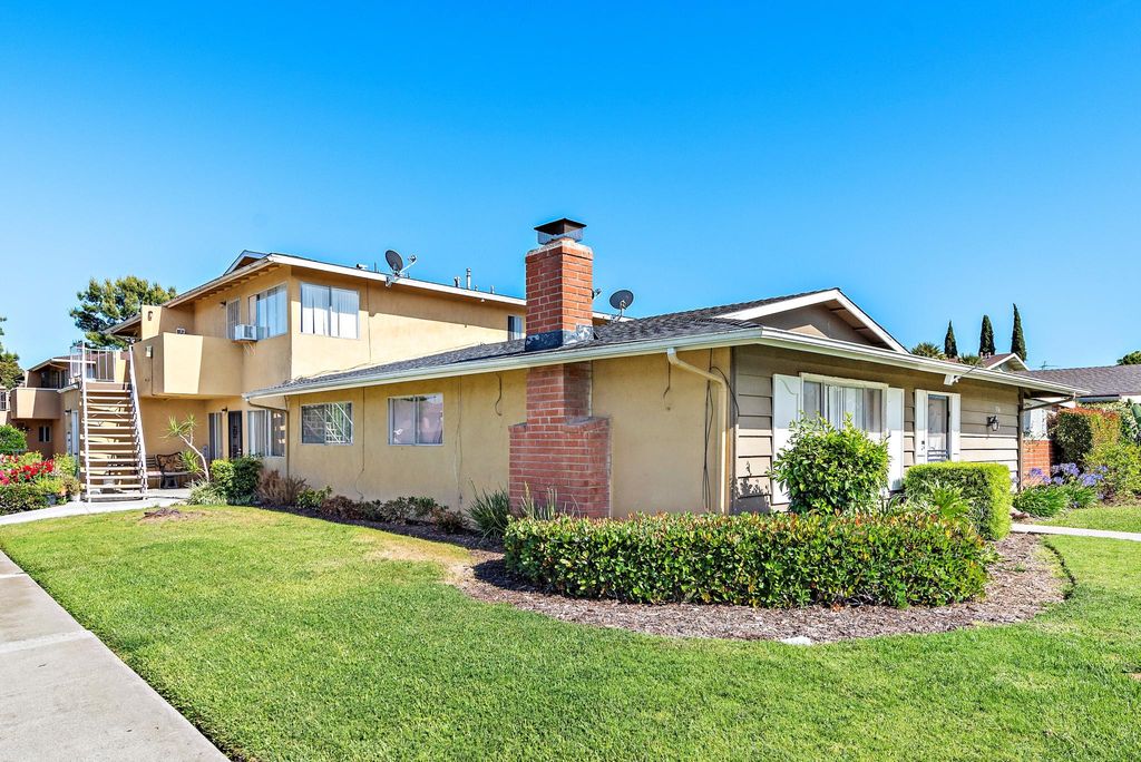 3110 Ginger Ave  #D, Costa Mesa, CA 92626